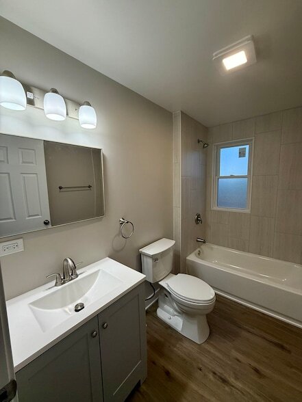 Building Photo - 146 S 9th Ave