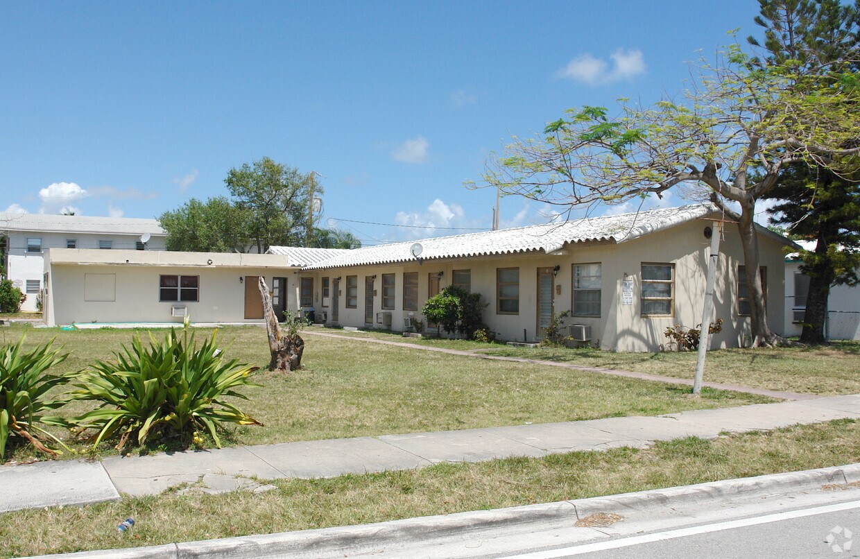 Foto principal - 1751 Wiley St