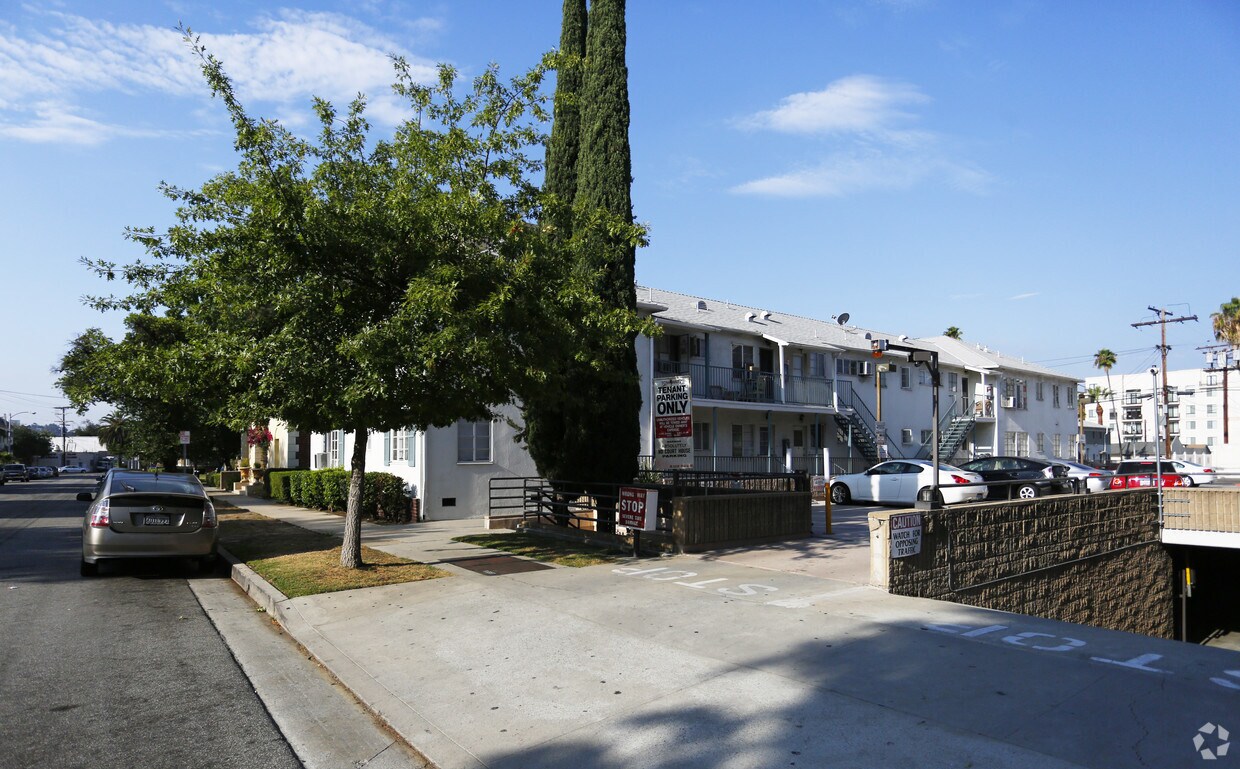 Building - 115 S Isabel St