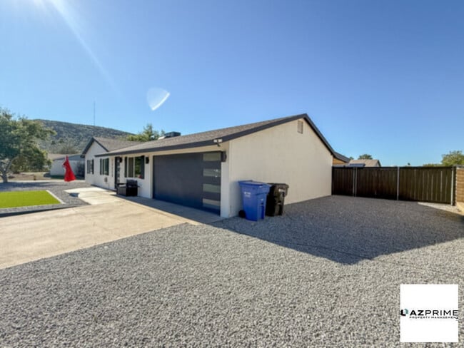 Foto del edificio - Beautifully Updated 4/2 Phoenix Home!