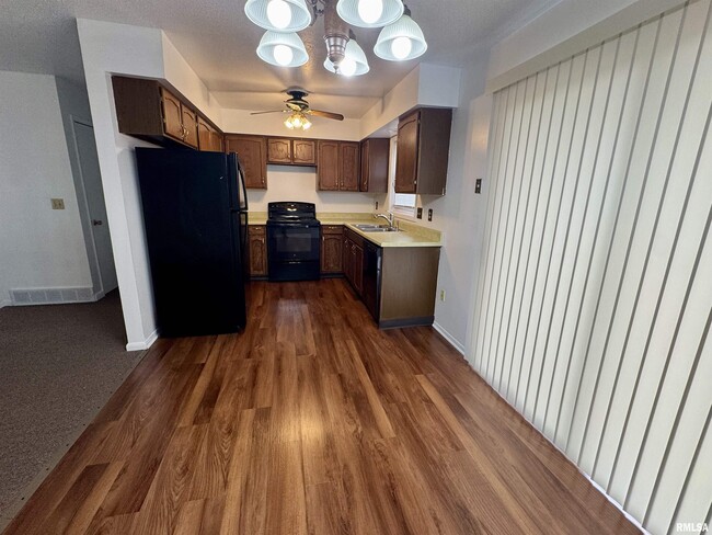 Foto del edificio - 674 W 64th St