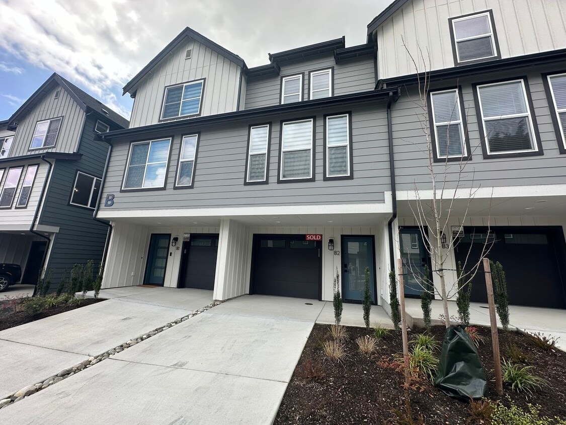 Primary Photo - 2 Week Move In Special at this Stunning Br...