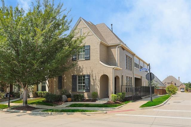 Foto principal - 657 Surrey Ln