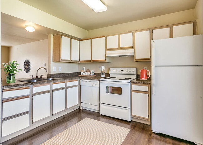 Building Photo - Paradise Oaks Apartments