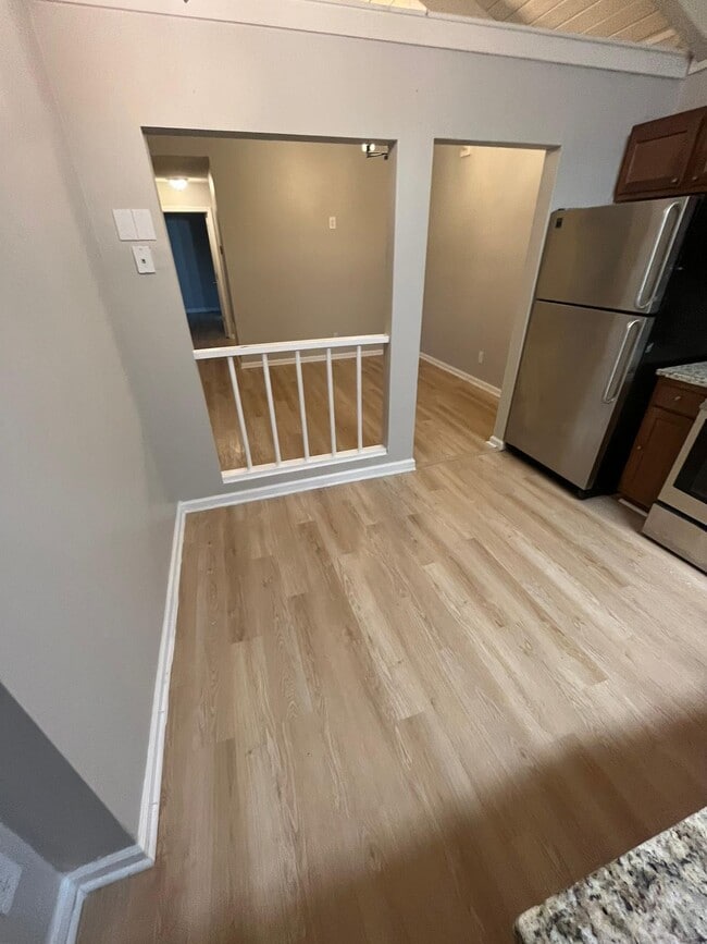 Building Photo - 3575 Oakvale Rd