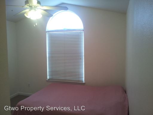 Building Photo - 2026 Nena Hills Dr