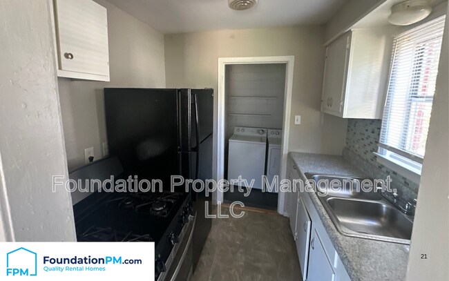 Building Photo - 125 Eastview Dr