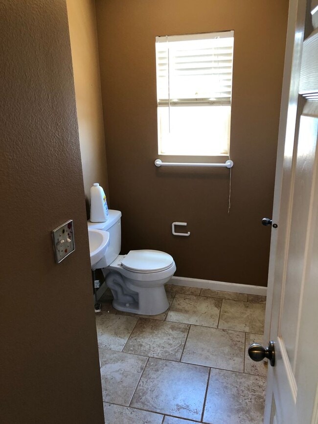 Building Photo - Pretty and roomy newer 3/4 bedroom Home