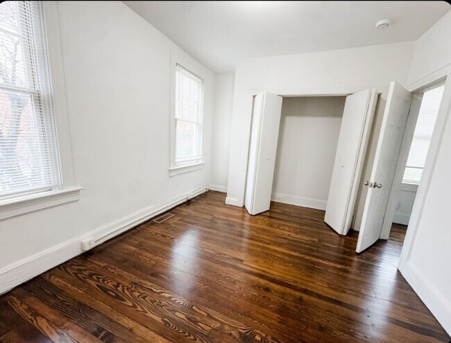 Foto del edificio - 3632 Parkdale Ave