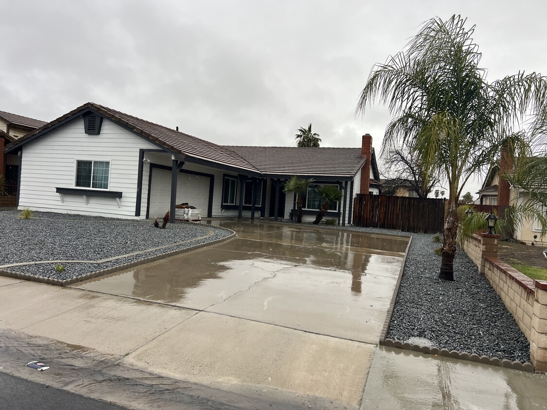 Foto principal - 14146 Appleblossom Ln