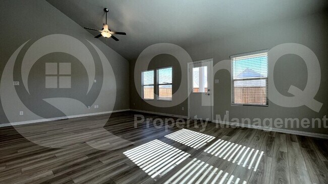 Foto del edificio - 3416 Kingsview Dr