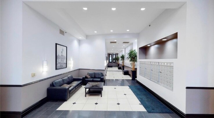 Lobby - 1501 Locust St