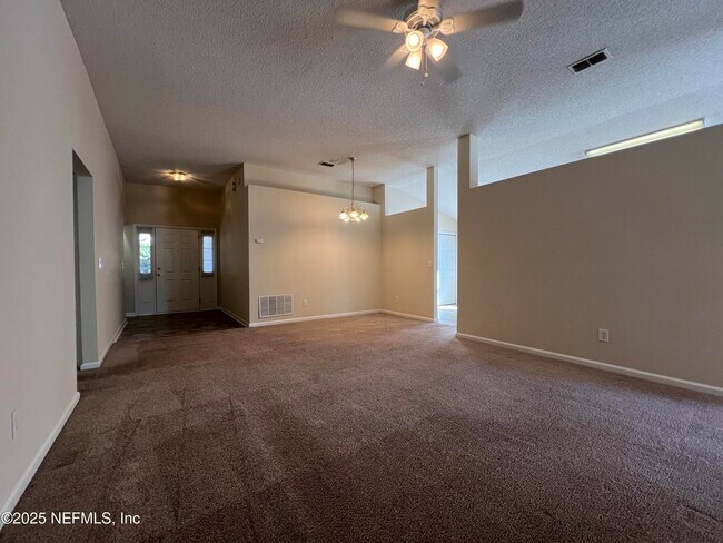 Foto del edificio - 1426 Laurel Oak Dr