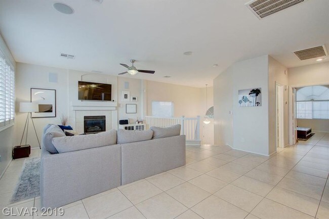 Foto del edificio - 316 Autumn Palace Ct