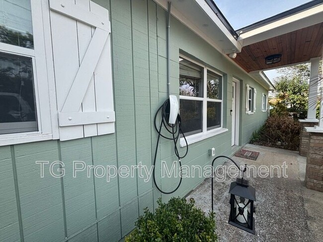 Foto del edificio - 14046 Aldridge Rd N