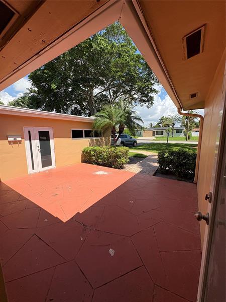 Foto del edificio - 1000 SE 13th Ct