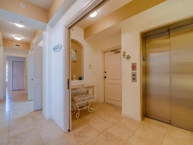 Foto del edificio - 10031 Lake Cove Dr