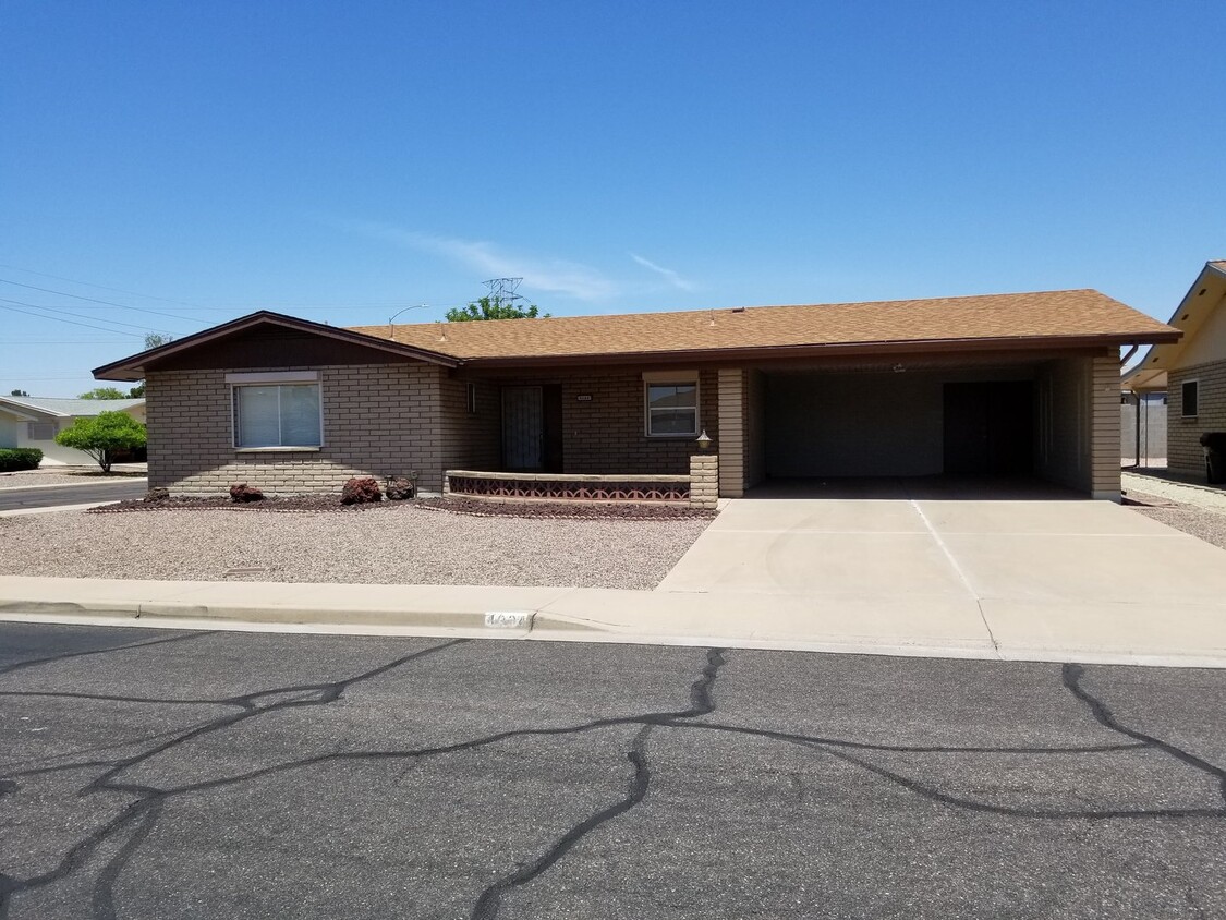 Primary Photo - 2 BEDROOM RENTAL IN SUNLAND VILLAGE **MOVE...