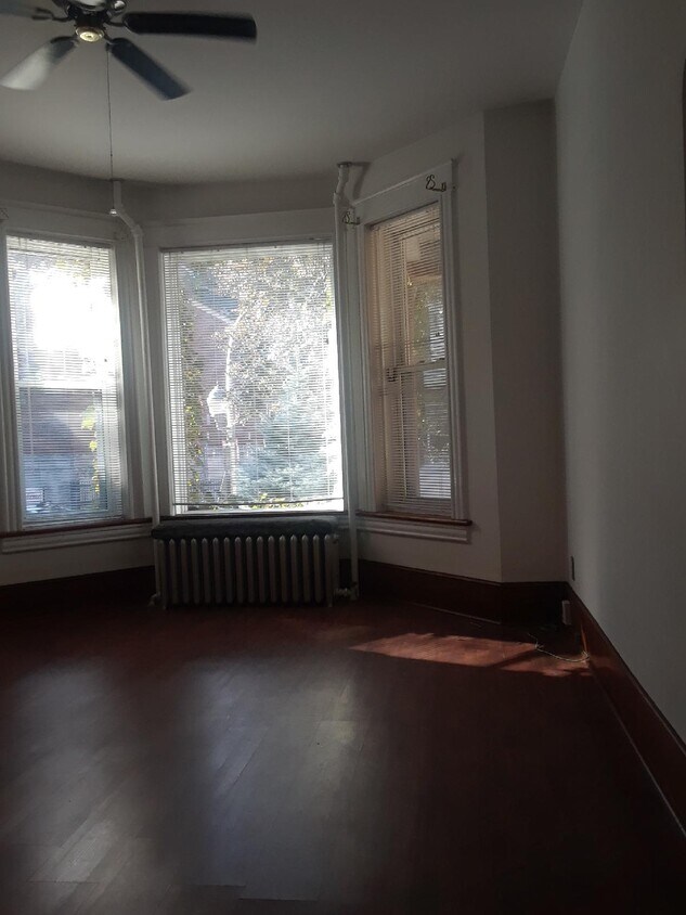 Living Room - 3545 N Sheffield Ave