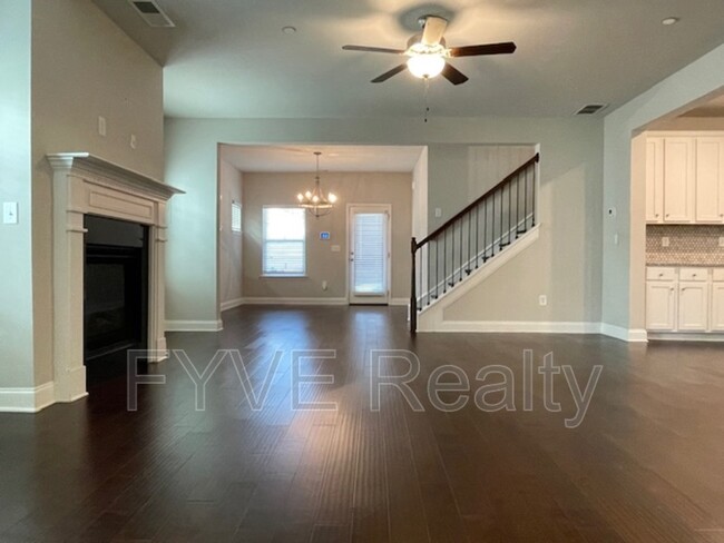 Building Photo - 970 Shelnutt Dr