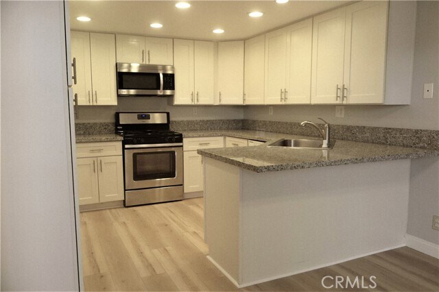 Building Photo - 26242 Fern Glen