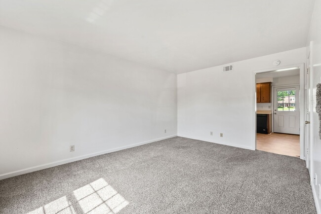 Building Photo - 273 Northridge Dr
