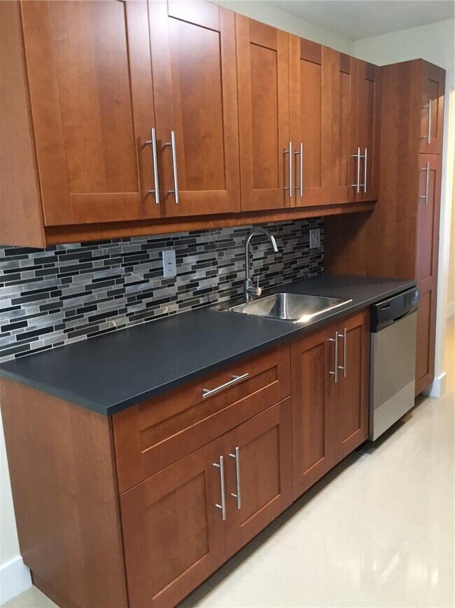 Foto del edificio - 9978 Nob Hill Ct