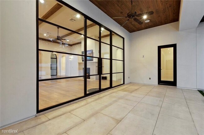 Building Photo - 2702 Mountain Laurel Dr