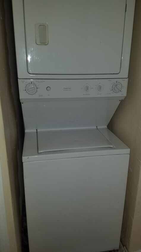 washer/dryer - 3012 30th St SE