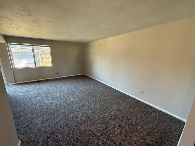 Building Photo - 4918 Dwight Dr