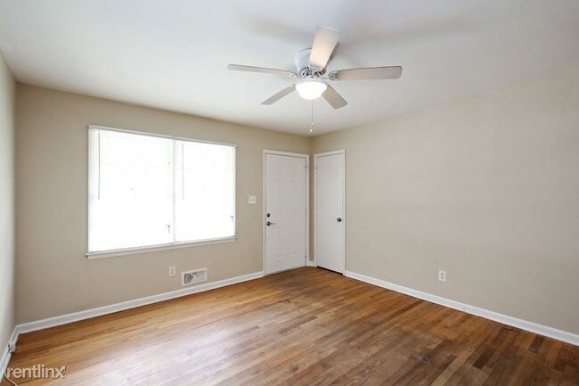 Foto del edificio - 3 br, 1.5 bath House - 2352 Lakewood Dr