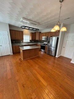Foto del edificio - 5003 Middlecoff Ln