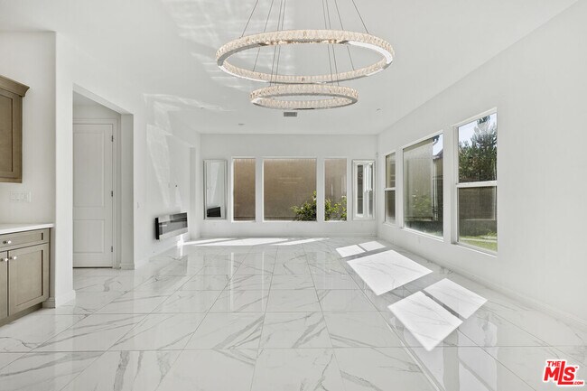 Foto del edificio - 20810 Spruce Cir