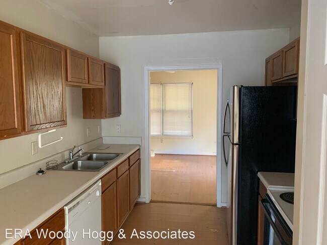 Building Photo - 3 br, 2.5 bath House - 2802 Goyne Terr