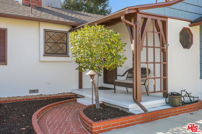 Building Photo - 5733 Radford Ave