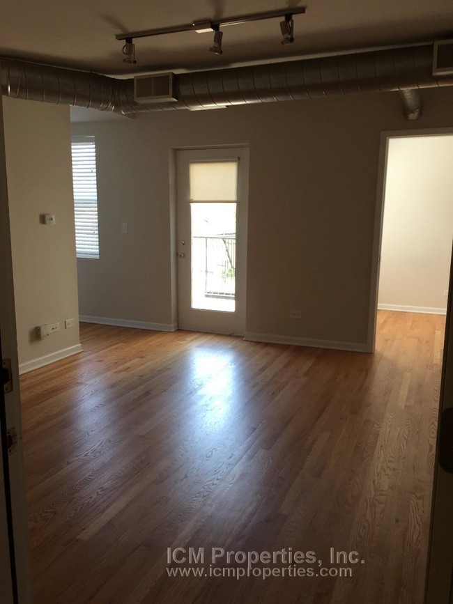 Building Photo - 2520 W Leland Ave