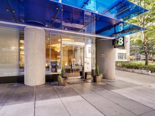 Foto del edificio - 25th West facing luxury unit located top of Hyatt Hotel!