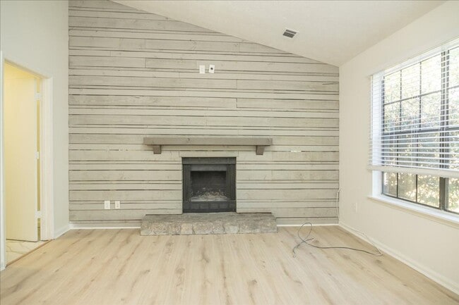 Building Photo - 3bd/2ba Home in Cul-De-Sac in Quiet Neighb...