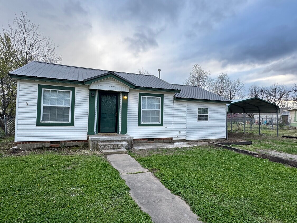 1031 E Oak St, Cushing, OK 74023 House Rental in Cushing, OK