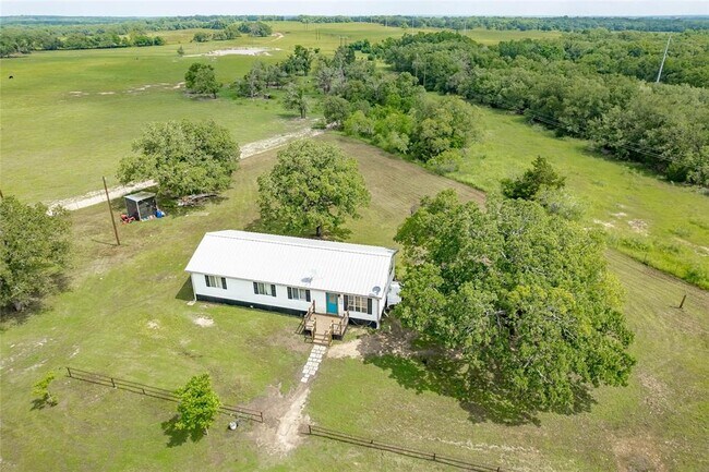 Building Photo - 1082 Co Rd 335