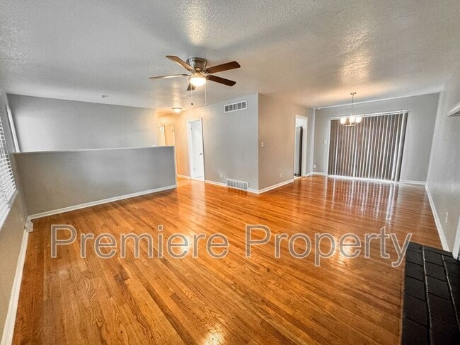 Building Photo - 7425 Hardy Ave