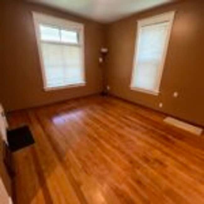 Foto del edificio - 425 N 27th Ave W