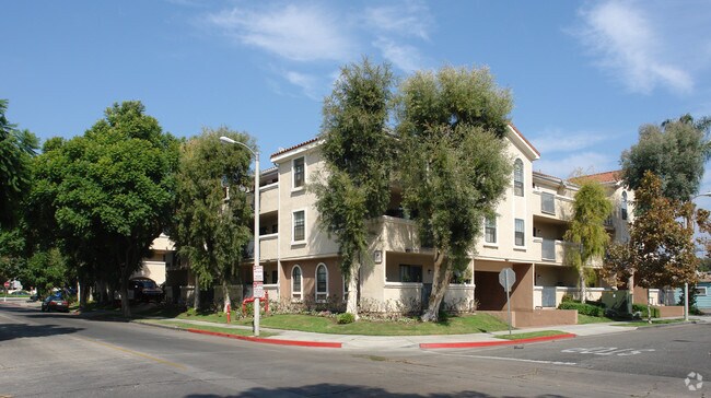Tradewinds - Tradewinds Apartments