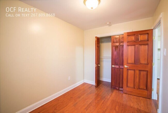 Building Photo - 1124 E Passyunk Ave