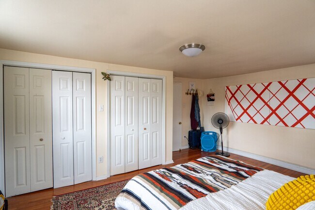 Building Photo - 1 bedroom w/d in unit