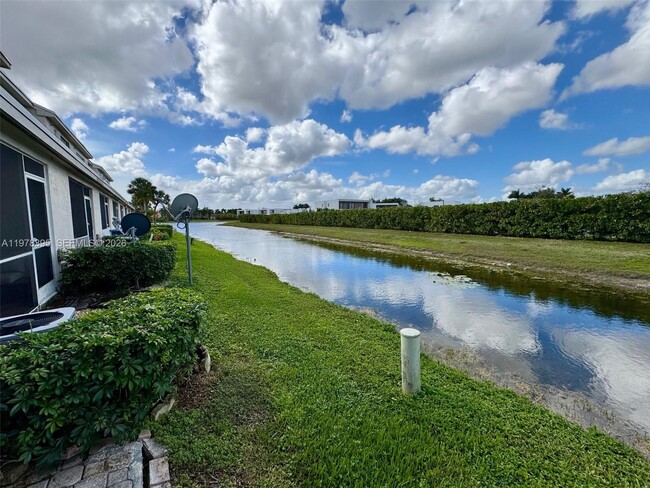 Foto del edificio - 44 Key W Ct