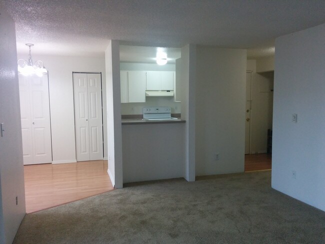 Foto del edificio - MOVE IN SPECIAL! Fully Updated 2 Bedroom C...