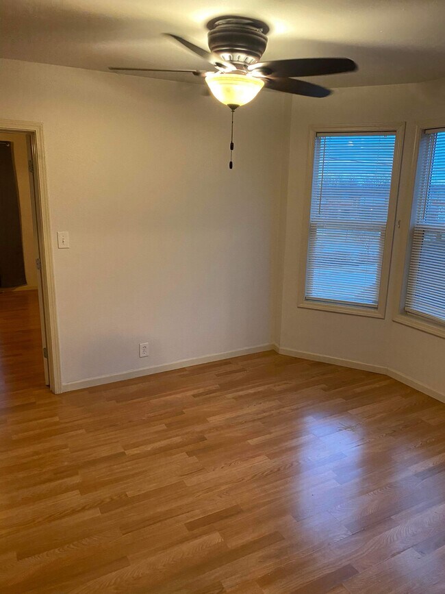 2908 S Chicago Ave, South Milwaukee, WI 53172 Townhome Rentals in