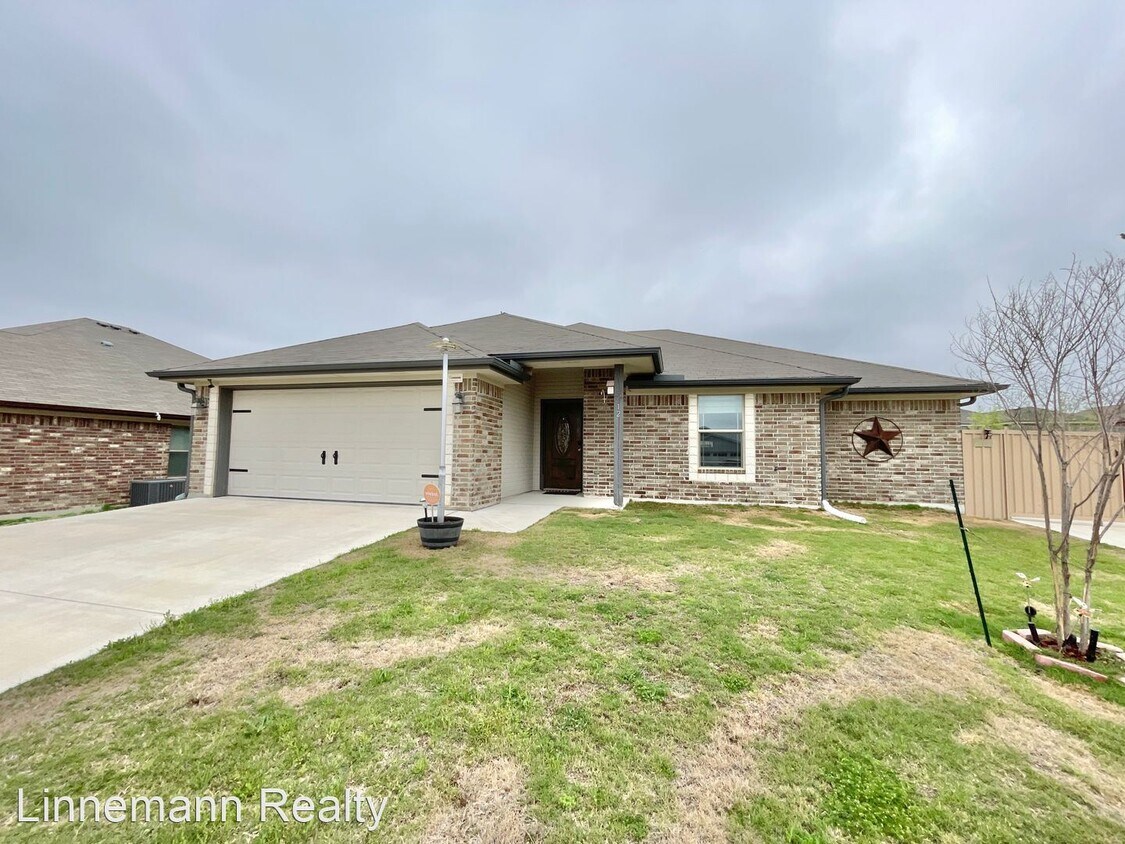Foto principal - 4 br, 2 bath House - 3512 Moline Circle
