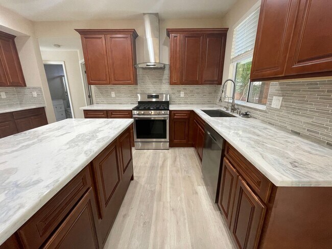 Building Photo - 632 Roadrunner Dr